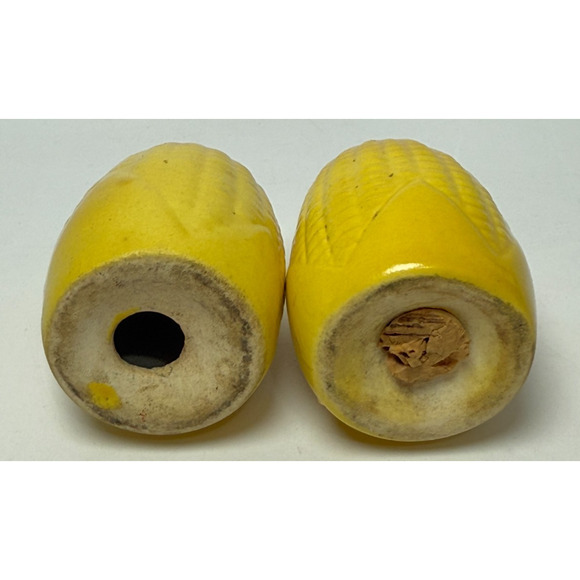 Vintage Pottery Corn on the Cob Salt & Pepper Shakers Cork Stoppers Farm Cottage - Picture 3 of 4